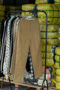 SH05 Ropa de Verano Usada de Primera Calidad, Ropa Mixta para Mujer al por Mayor, Ropa de Segunda Mano, Vestidos, Pantalones y Camisetas Modernos y Cómodos - Product Image 4