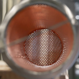 Colonne d'<span class=keywords><strong>alambic</strong></span> en <span class=keywords><strong>cuivre</strong></span> hybride artisanal de 300 <span class=keywords><strong>l</strong></span> à 1500 <span class=keywords><strong>l</strong></span> avec pot pour la production de whisky, de vodka, de gin et de brandy - Product Image 4