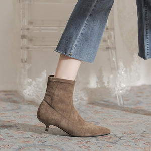 Bottines mi-mollet élégantes et polyvalentes pour femmes en automne et en hiver avec talons épais - Product Image 3