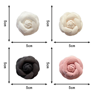 WEGOODZF Broche de Camelia con Diamantes de Imitación y Perlas, Accesorio de Moda para Zapatos, Broche de Rosa Multicapa para Mujer - Product Image 2