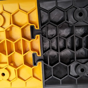 แผ่นลดความเร็วพลาสติก 50x32x4 ซม. และ 50x35x4 ซม. แผ่นสะท้อนแสงเพื่อความปลอดภัยทางจราจรสำหรับลานจอดรถและถนน - Product Image 3