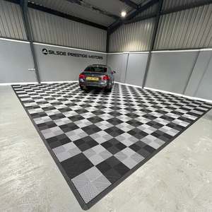 Dalles de sol de <span class=keywords><strong>garage</strong></span> emboîtables durables antidérapantes en PP vierge à 100 %, épaisseur 18 mm, pour le detailing automobile et les stations de lavage 4S - Product Image 5