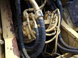 Motor de Bomba para Excavadora Caterpillar 345D Usada, Incluye Núcleo, 280KW de Potencia, 57.87 Toneladas de Peso Operativo - Product Image 4