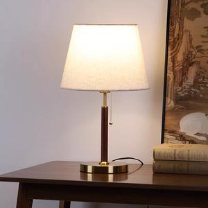 Lámpara de Mesa de Estilo Americano Postmoderno Nórdico, Luz de Lujo Táctil, Características Decorativas, Diseño Creativo Personalizado, Sensor para Hotel - Product Image 3