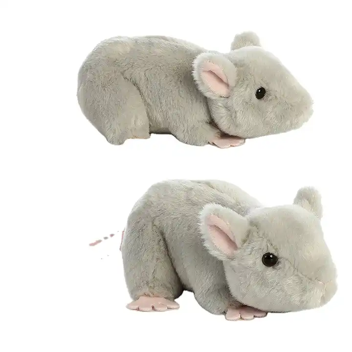 Mouse Isolado Em Um Fundo Branco. Armário Artificial De Brinquedo De Rato.  Imagem de Stock - Imagem de rato, gigantesco: 172980251