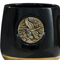 Mug à café en céramique vintage personnalisé classique avec badge en cuivre, mug rétro avec médaille de sirène pour cadeau d'anniversaire de couple