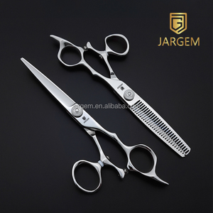 Juego de Tijeras de Peluquería Profesionales Giratorias de 6 Pulgadas con Mango Grande para Salón de Belleza - Product Image 6