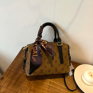 Nuevo Diseño, Bolso Bandolera Boston de Moda para Mujer, Alta Calidad, Popular, Patrón de Diamantes, Cierre de Cremallera, Correa Única - Product Image 5