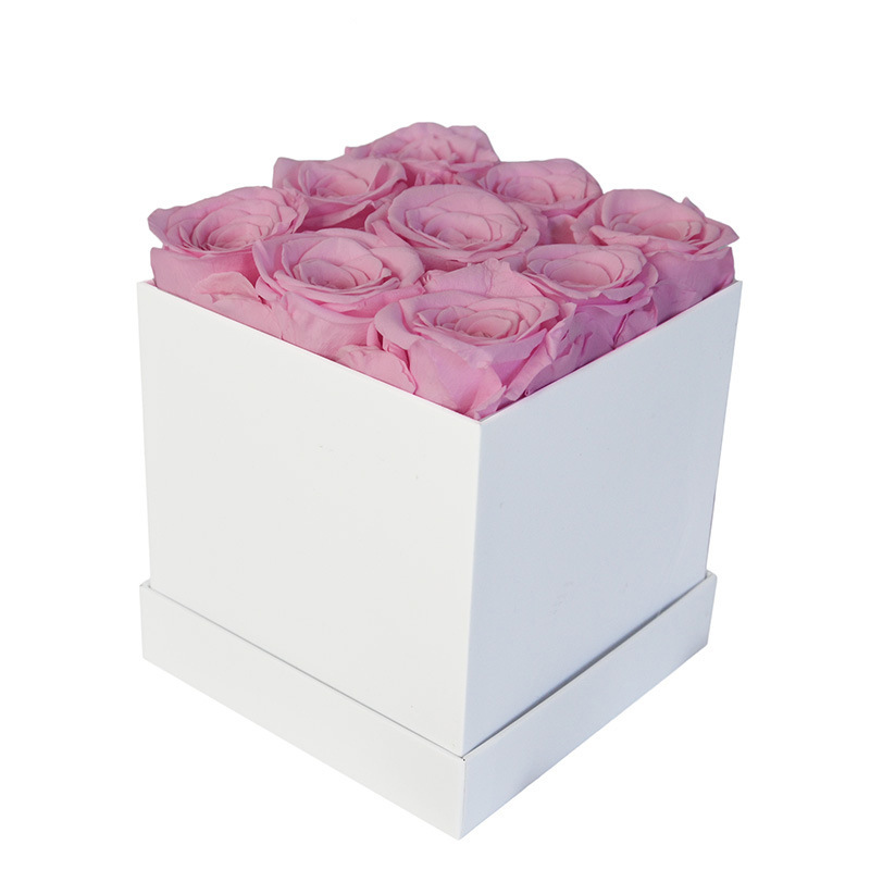 9 Rosas en Caja Cuadrada