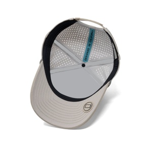 Casquette de golf OEM personnalisée en maille perforée avec logo, 5 panneaux, visière légèrement incurvée, snapback, patch en caoutchouc imperméable - Product Image 5