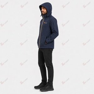 Chaqueta Impermeable con Capucha para Hombre Tiiewear, Chaqueta Cortavientos para Exteriores, Color Azul Marino, Logotipo Frontal, Secado Rápido, Ecológica - Product Image 4