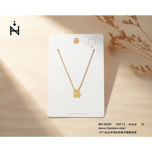 Collier en acier inoxydable Angelina, lettre M plaquée or, chaîne en boîte, pendentif minimaliste, bijoux unisexe, à porter tous les jours, cadeau - Product Image 4