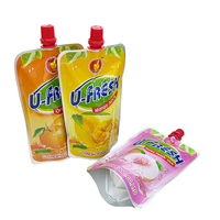 Op maat gemaakte vloeibare verpakking met uitgiettuit, staande zak voor fruitdrank, plastic tuitzak