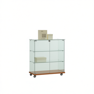 Vitrine moderne en verre 80x40x90cm avec portes battantes verrouillables, base en bois et roulettes - Product Image 2