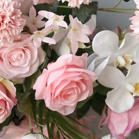 2026 Hot Sale Rozen Bloemstukken Tafeldecoratie voor Bruiloft Podium Feestdecoratie Achtergrond Tafelstuk Zijden Bloemrij