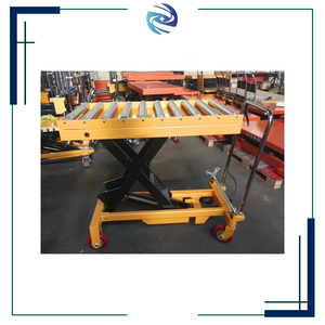 Mesa elevadora móvil hidráulica de tijera de altura ajustable con rodillos diseñados para el manejo de cargas pesadas y un movimiento eficiente - Product Image 4