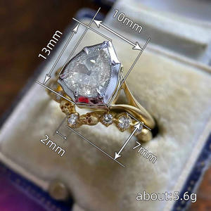 Anillo de Diamantes T0072, Oro Sólido de 18K, Corte Pera, Diamante Natural Color D, Anillo de Compromiso para Mujer con Diamantes Laterales - Product Image 4