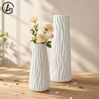 Vase en céramique côtelé vertical moderne et minimaliste ARM LVG, finition mate, pour décoration intérieure, vase en porcelaine, récipient décoratif