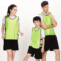 Nouveaux uniformes d'équipe de football personnalisés à séchage rapide avec impression numérique 100% polyester unisexe pour adultes, ensembles de gilets d'entraînement