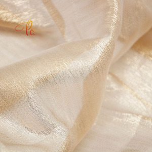 Organza <span class=keywords><strong>de</strong></span> Cristal con Hilo Dorado Cubierto <span class=keywords><strong>de</strong></span> Poliéster Personalizado, Ligero, Certificado Oeko-Tex, para Mujer, <span class=keywords><strong>Venta</strong></span> Caliente 2023, Disponible en Existencia - Product Image 4