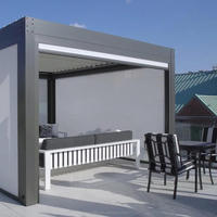 Pergola Bioclimatique en Aluminium pour Espaces Extérieurs en Verre, Système de Lames Rétractables, Écrans Imperméables et Coupe-Vent