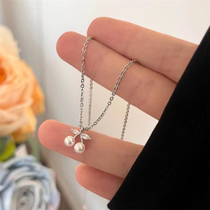 Collana girocollo con ciondolo a forma di ciliegia per donna, design a frutta, gioielli alla moda, regalo per l'uso quotidiano - Product Image 1