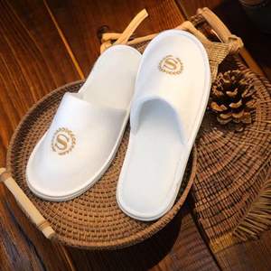 Özel Logo çevre dostu otel misafir terliği bir kerelik düşük maliyetli beyaz ve siyah tesisleri kullanın - Product Image 2