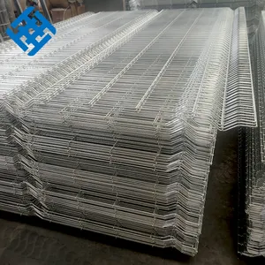 Welded Wire Mesh Customized Wholesaler's 3D Galvanized Welded Wire Mesh Fence Panel Rolls Hardware Cloth With PVC Coated Surface Metal Frame