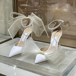 รองเท้าส้นสูงผู้หญิงแบบผูกโบว์ รุ่นใหม่ประจำปี 2025 สำหรับฤดูร้อน ดีไซน์เซ็กซี่ ผ้าไหม สายรัดข้อเท้า สวยสง่า เหมาะสำหรับงานแต่งงานและงานปาร์ตี้ - Product Image 4