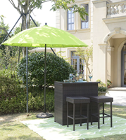 Ensemble de table de bistrot haute pour l'extérieur avec 2 chaises de bar en rotin PE et banquette-canapé rembourrée