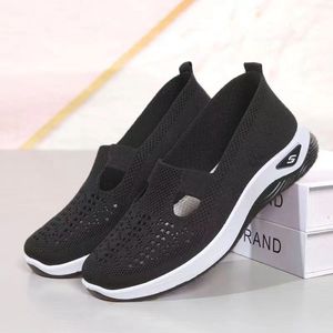 Nuevos zapatos de Madre de mediana edad y ancianos tejidos transpirables suela blanda para mujeres solteras - Product Image 2