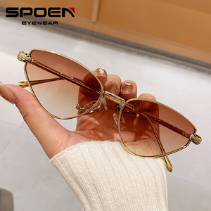 SPOEN Lunettes de soleil œil de chat à monture complète, verres dégradés UV400, lunettes de soleil décontractées à la mode pour femmes - Product Image 1