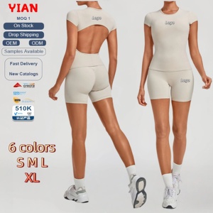 Ensemble de yoga dos nu YIAN pour <span class=keywords><strong>femme</strong></span>, 2 pièces : short invisible froncé effet push-up et crop top à manches courtes, tenue de sport pour la gym - Product Image 1