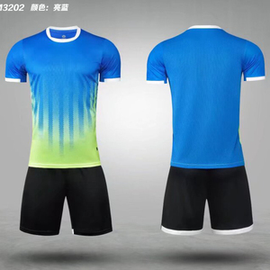 L'usine vend en gros des maillots de football, des uniformes de football pour hommes (fans et joueurs), et des uniformes de football pour enfants. - Product Image 2