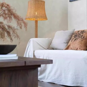 Lámpara de Pie de Ratán Hecha a Mano, Estilo Vintage Francés, Fuente de Luz LED 220V con Interruptor, para Dormitorio, Sala de Estar, Junto al Sofá - Product Image 2