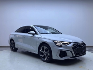 Voiture d'occasion très demandée Audi A3 2023 Facelift A3L Limousine 35 TFSI Luxe Sport - Product Image 3