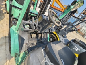 Used <b>Forklift</b> Mitsubishi FD30 Secondhand <b>Forklift</b> 3 Ton Japanese Brand in Stock for Sale in Shanghai - Product Image 4