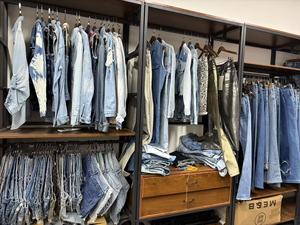 Calça Jeans Feminina Boot Cut Streetwear de Verão com Cintura Alta, Ajuste Slim, Zíper e Alta Elasticidade em Cor Sólida - Product Image 6