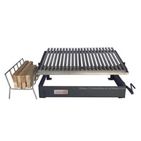 Barbecue d'extérieur sur comptoir, style argentin, avec hauteur de cuisson réglable