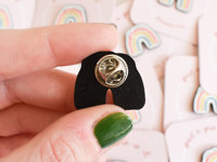 Vente flash : Épingles à revers « Vous comptez » pour les thérapeutes en santé mentale, vente en gros, épingles personnalisées en métal coloré, émail doux, arc-en-ciel
