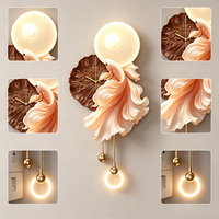 Horloge pendulaire 3D en forme de poisson rouge, avec lumières LED - une horloge silencieuse moderne à motif de poisson rouge et de lotus, adaptée au salon