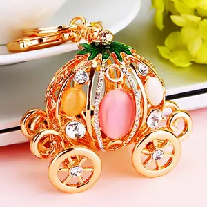 New Fairy Tale Pumpkin Car Key Chain Crystal Pumpkin Alloy Keychain for Bag Car Gift