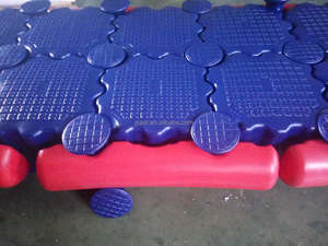 Mejor <span class=keywords><strong>precio</strong></span> Venta al por mayor <span class=keywords><strong>de</strong></span> HDPE Durable plataformas flotantes Modular <span class=keywords><strong>flotante</strong></span> pontón muelle puente <span class=keywords><strong>flotante</strong></span> portador <span class=keywords><strong>de</strong></span> agua - Product Image 6