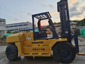 Chariot élévateur à fourche d'occasion d'origine japonaise, 16 tonnes, Komatsu, moteur diesel, engin lourd, avec accessoire tarière, certifié CE - Product Image 4