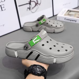 Sandales décontractées et chaussures de jardin pour hommes, grandes tailles, style croco, à bout fermé, respirantes, avec tige en EVA et semelle souple, ajourées, pour l'extérieur - Product Image 2