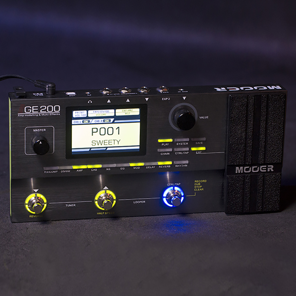 MOOER GE200 Multi Effect Pedal - 26 IR Speakers & Display