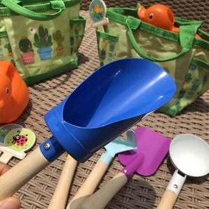 Juego de Nueve Piezas de Juguetes de Playa para Niños, Multiusos, para Exteriores, Incluye Pala de Arena de Madera y Artículos de Plástico, Juego al Aire Libre - Product Image 5