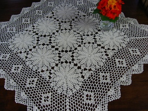 Tovaglie Quadrate 72x108 in Poliestere/Cotone Non Tessuto con Ricamo a Punto Croce Floreale - Product Image 6