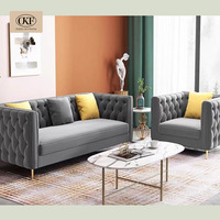 Sofá de recepción minimalista moderno nórdico de lujo OKF patas de Metal Chesterfield con tela de terciopelo para sala de estar para uso de Villa