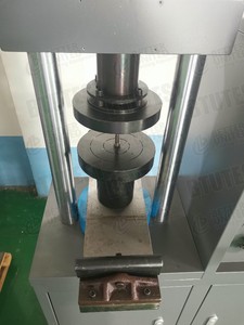 Machine d'essai de flexion semi-automatique 300kN EN ASTM pour béton et mortier, avec système d'alimentation en huile et cadre à deux colonnes - Product Image 5
